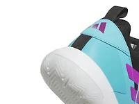 Cross Em Up Select Basketball Shoe