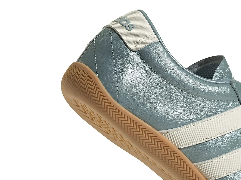 Grand Court Lo Sneaker