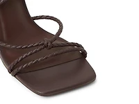 Adriaana Sandal