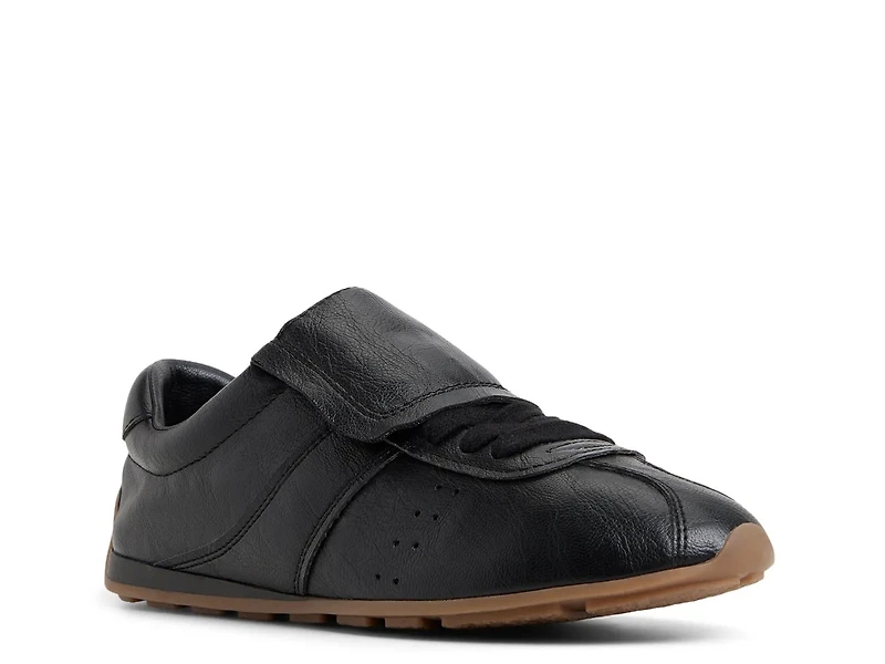 Forward Sneaker