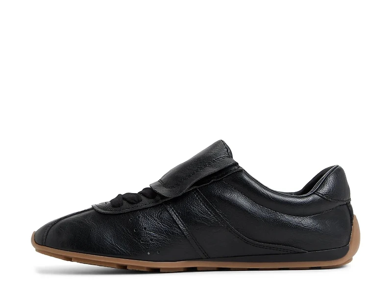 Forward Sneaker