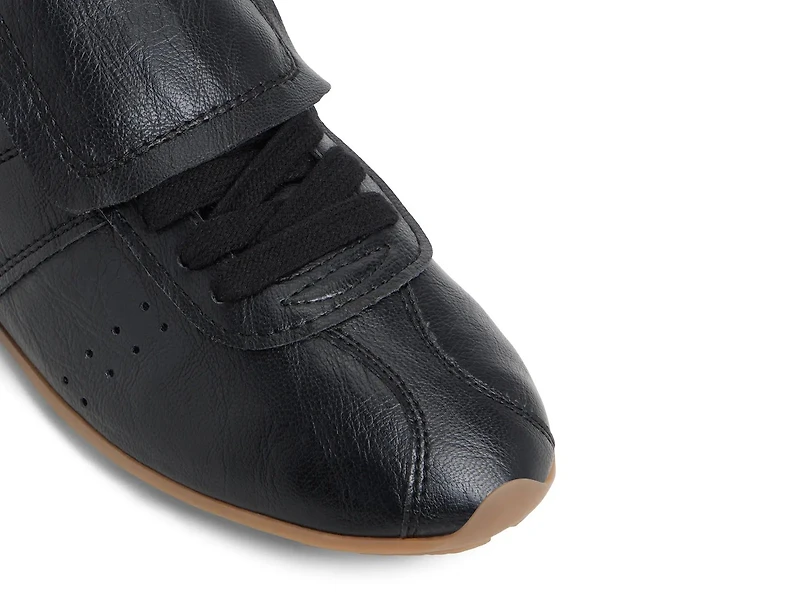 Forward Sneaker