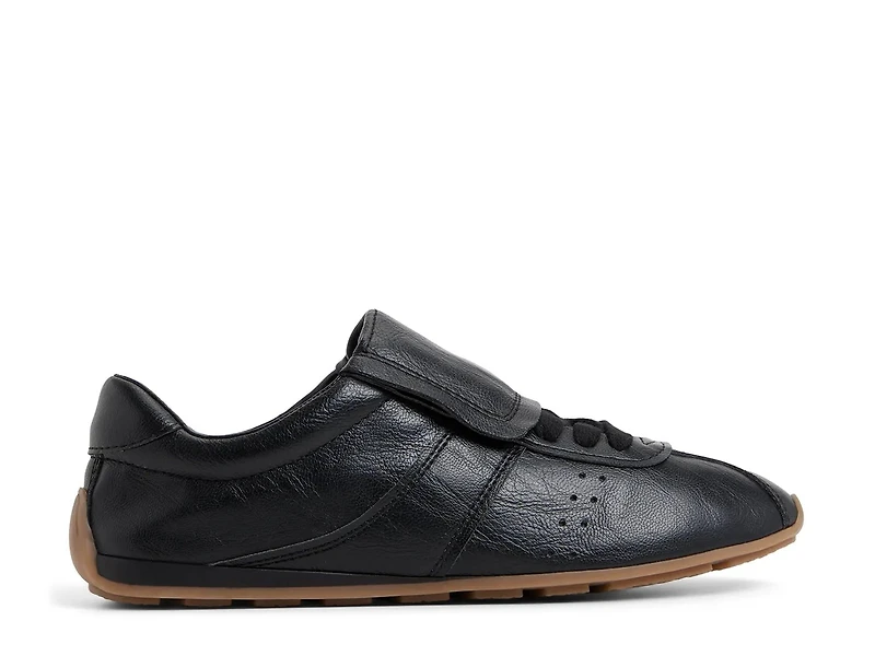 Forward Sneaker
