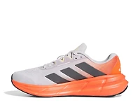 Questar 3 Running Shoe