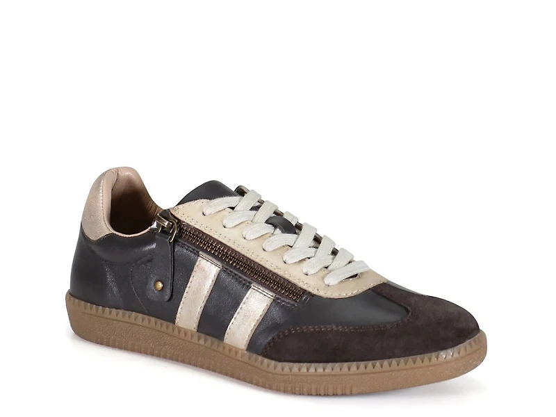 To Paz Sneaker