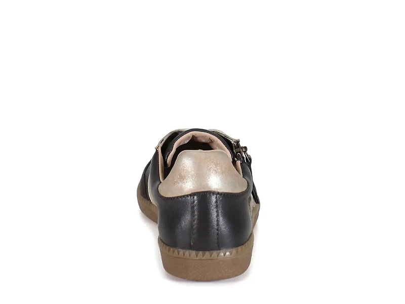 To Paz Sneaker