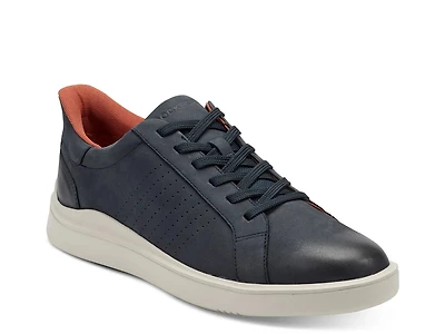 Tristen Sneaker