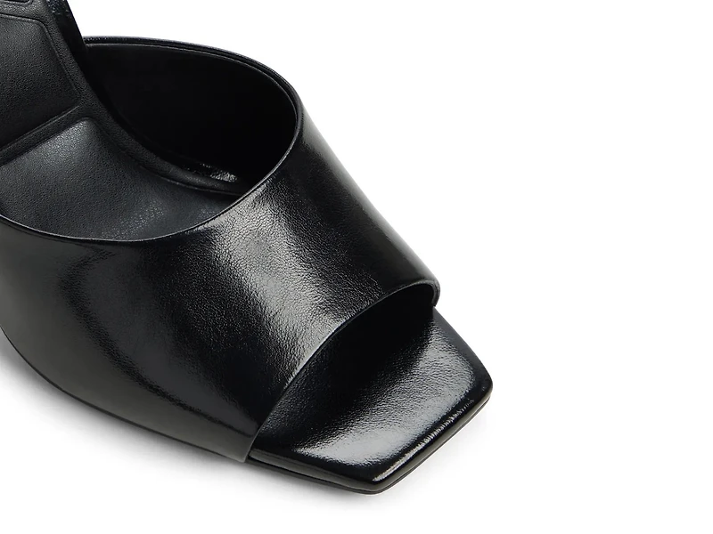 Alyshaa Sandal