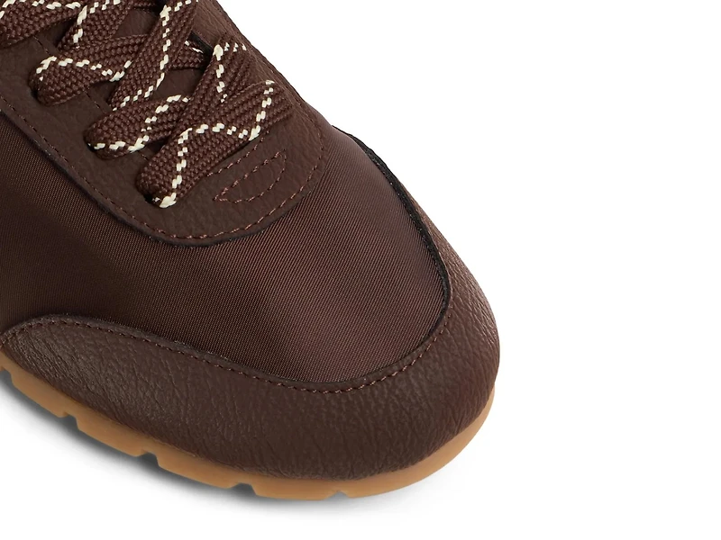 Sabby Sneaker