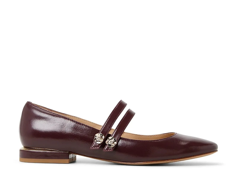 Maryam Mary Jane Flat