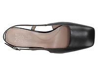 Carmen Pump