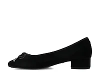 The Hummingbird 30 Pump