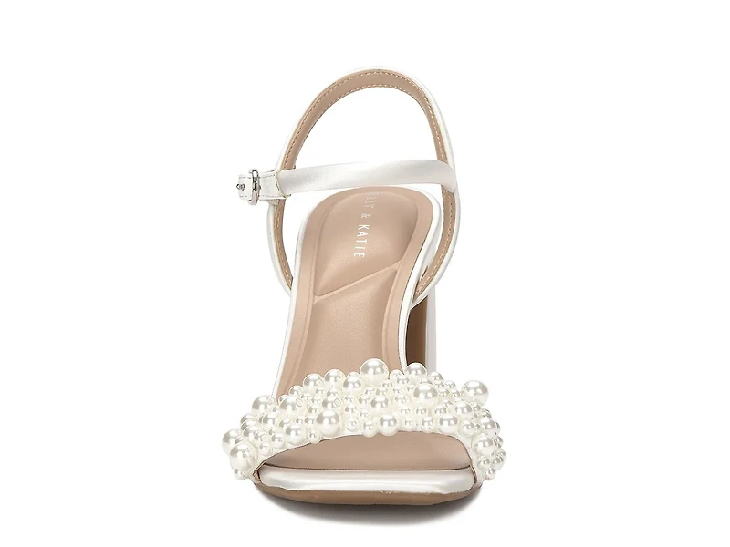 Evelina Sandal