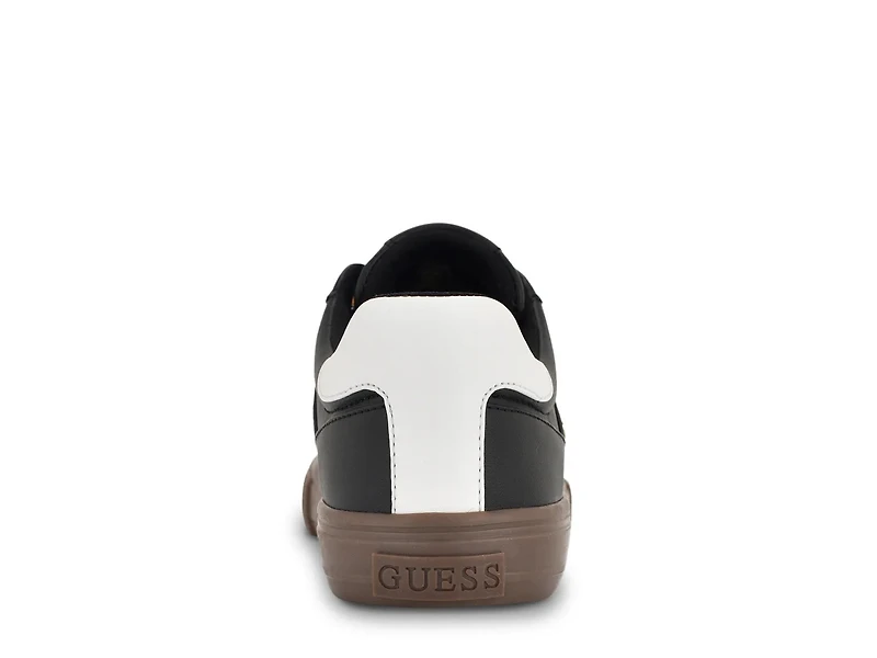Loui Sneaker