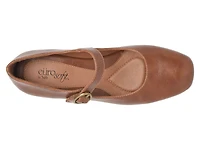 Paulette Mary Jane Pump