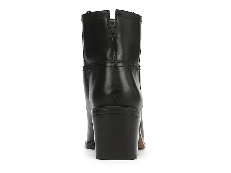 Ivanna Bootie