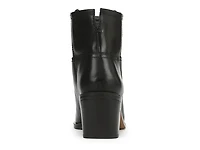 Ivanna Bootie