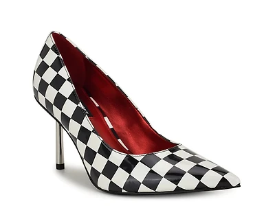 Deonne Pump