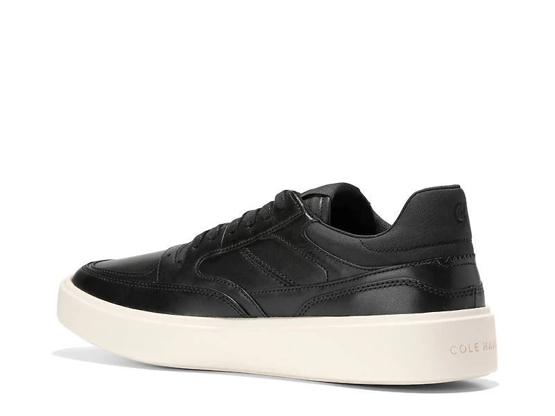 Grand Crosscourt Traveler Setshot Sneaker