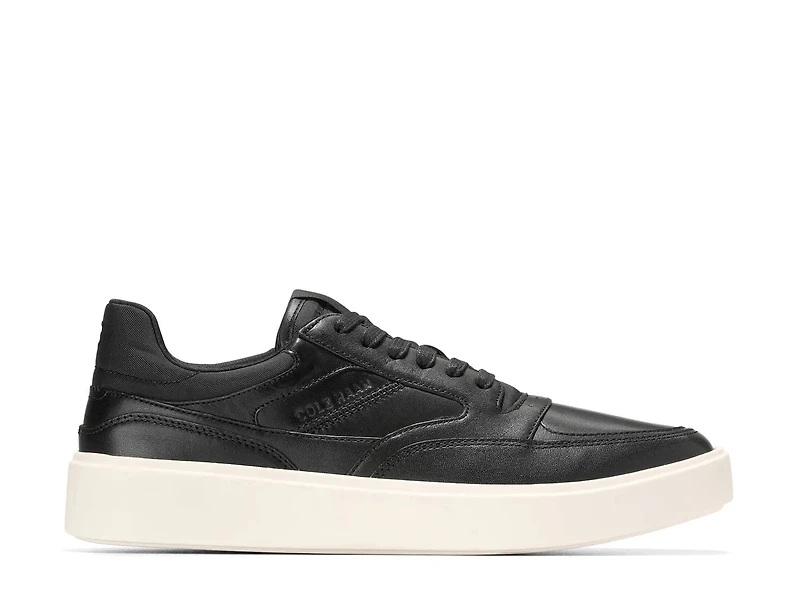Grand Crosscourt Traveler Setshot Sneaker