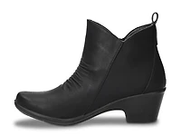 Jeanie Bootie