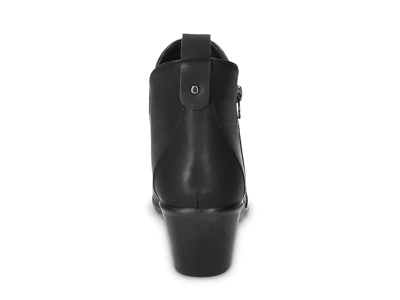 Jeanie Bootie