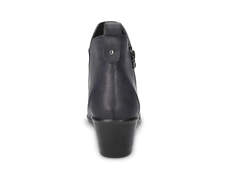 Jeanie Bootie