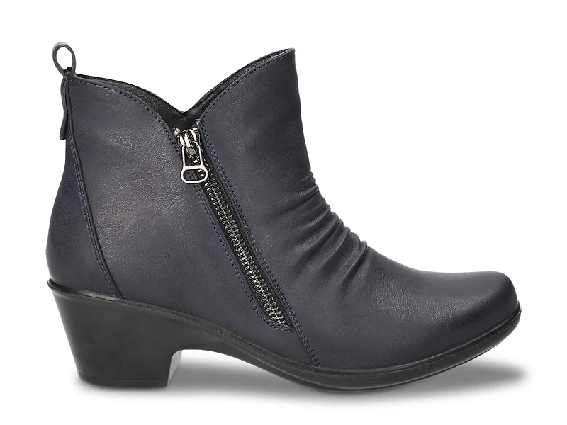 Jeanie Bootie
