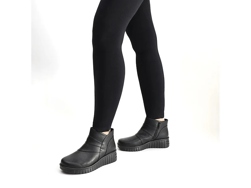 Rayleen Wedge Bootie