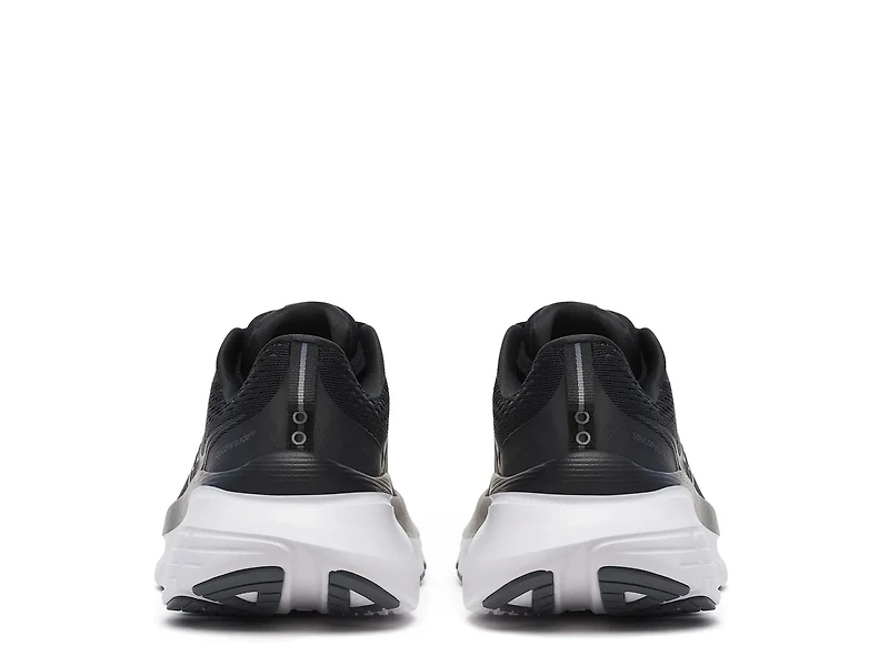 Guide 18 Running Shoe