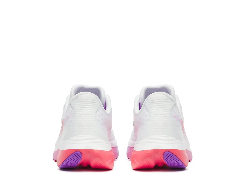 Kinvara 16 Running Shoe