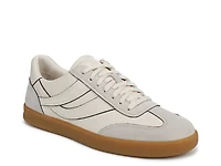 Oasis Sneaker