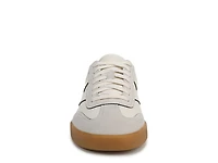 Oasis Sneaker