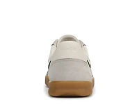 Oasis Sneaker