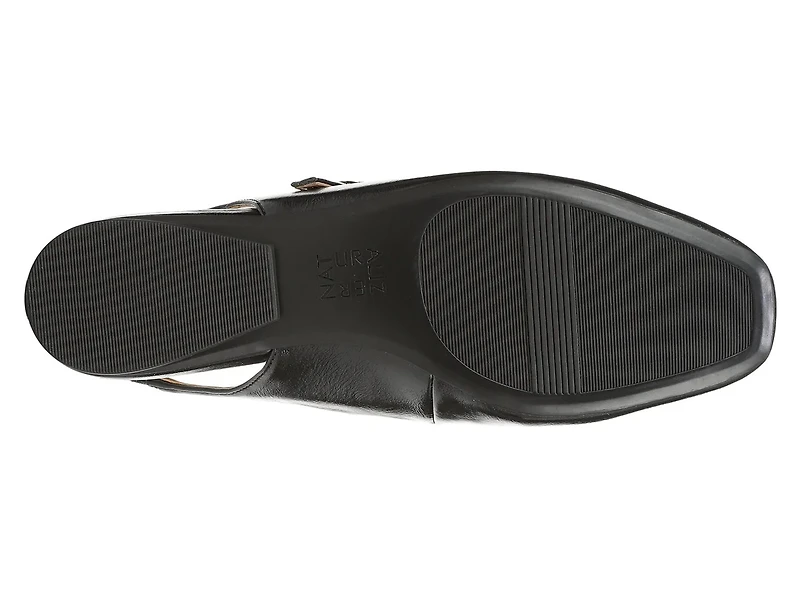 Annika Mary Jane Flat