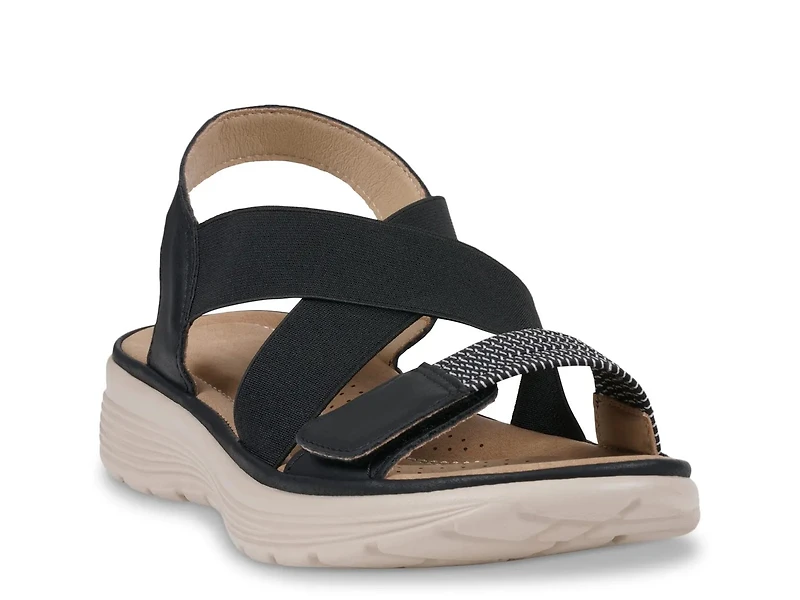 Ariel Sandal