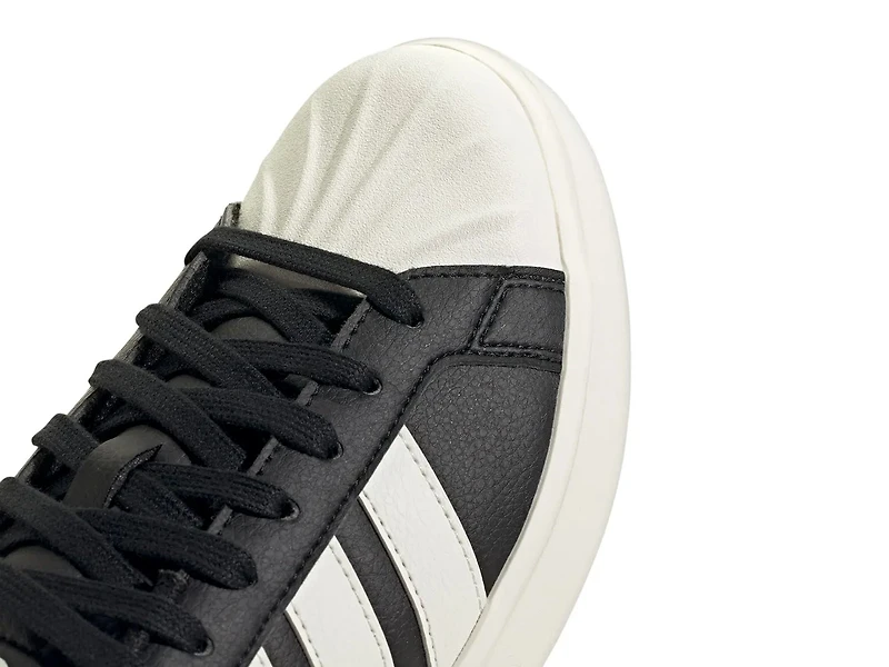 Street Talk Sneaker