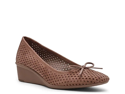 Winslett Wedge Pump