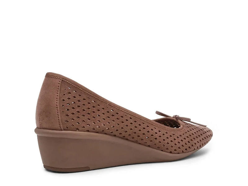 Winslett Wedge Pump