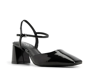 Gennifer Sandal
