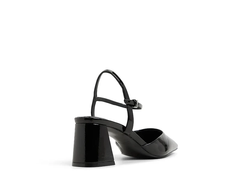 Gennifer Sandal