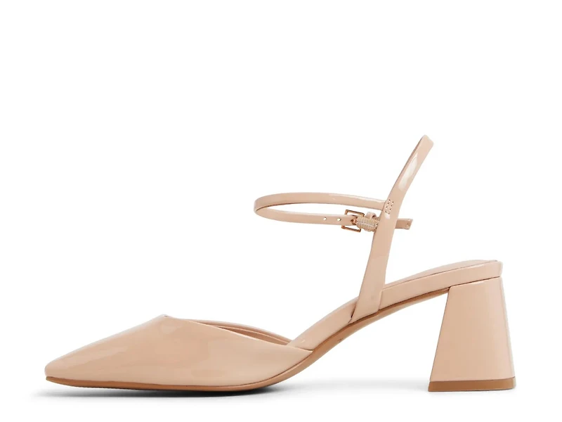 Gennifer Sandal