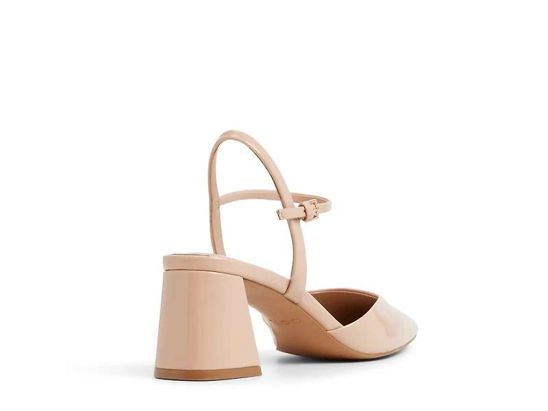 Gennifer Sandal