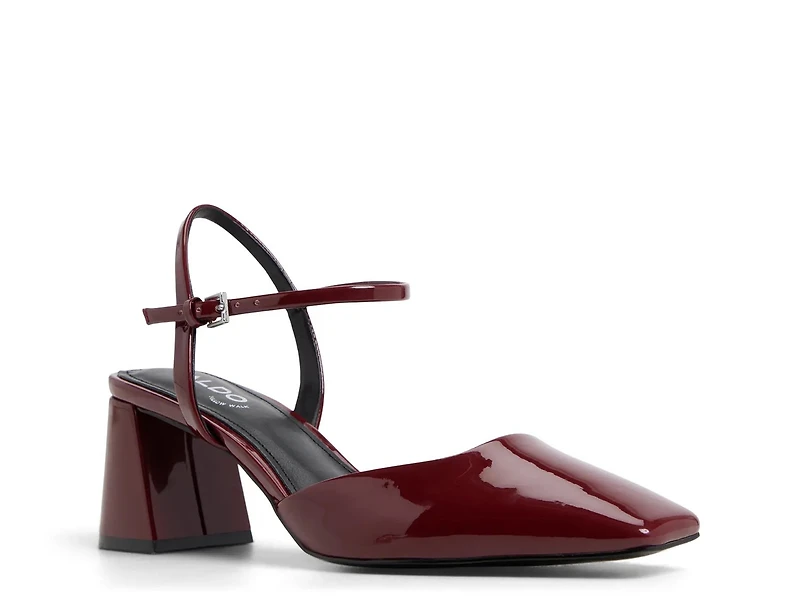 Gennifer Sandal
