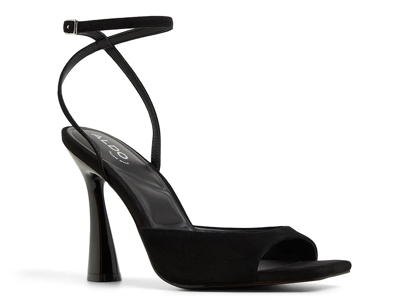 Valentyna Sandal