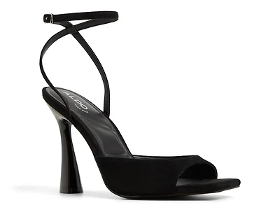 Valentyna Sandal