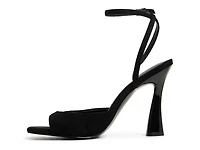 Valentyna Sandal