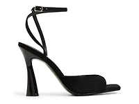Valentyna Sandal