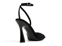 Valentyna Sandal