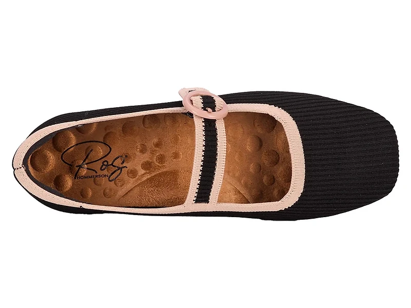 Naomi Mary Jane Flat